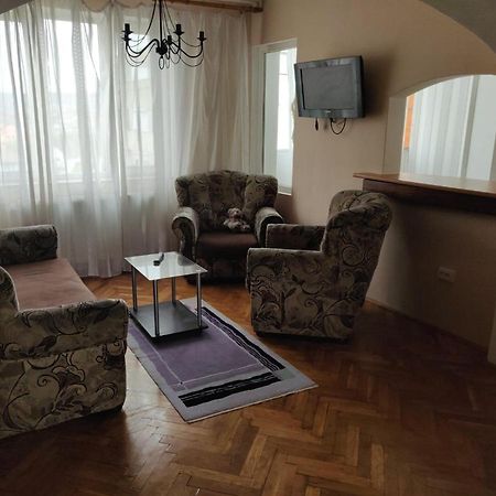 Pelican Proxy Apartment Oradea Exterior photo